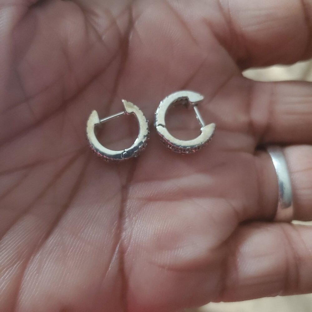 Jewelry - Picture 2 of 3